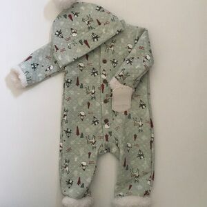 NEW Baby 0-3M Coverall and Hat Set Christmas Theme Snowman Trees | Kyle + Deena